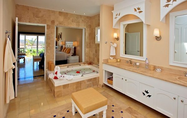 09-PBonito-EmEstates-Villas-564a052fed200-620x450
